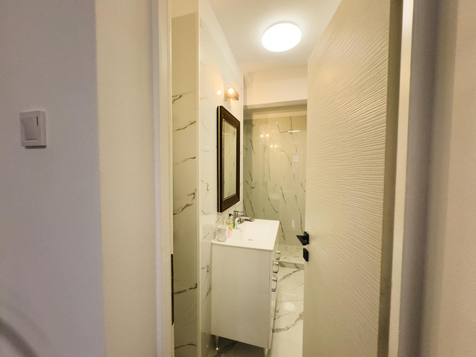 Loving Downtown Studio By Chr Luxury Property Bukares Bagian luar foto
