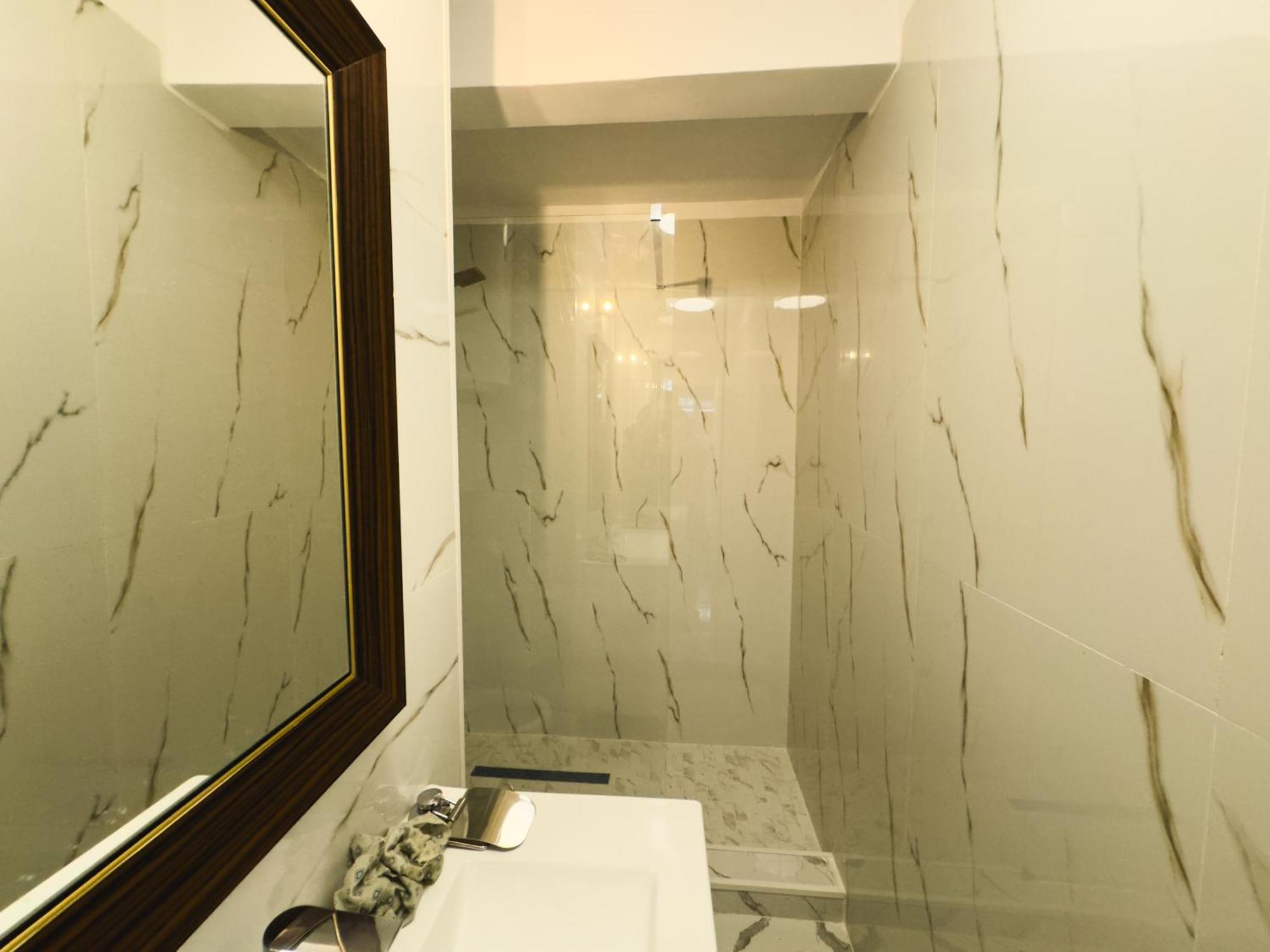 Loving Downtown Studio By Chr Luxury Property Bukares Bagian luar foto